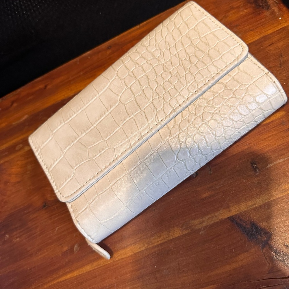 Croft & Barrow Off White Faux Leather Reptile Print Wristlet Clutch Purse